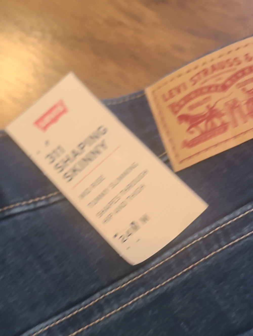 Women’s Levi 311 Shaping Skinny Sz 24w. New - Picture 3 of 6